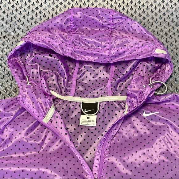 Nike Women’s Packable Running Purple Polka Dot Shell Size M - Picture 2 of 15